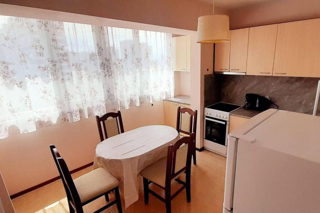 Soc Apartment Close To The Center Burgas Exterior photo